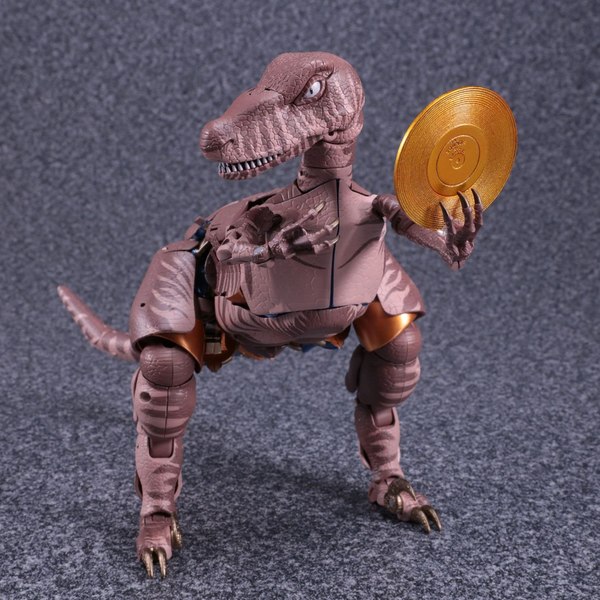 Masterpiece MP 41 Dinobot Full Stock Photos Revealed   With Size Comparisons And Black Magic 05 (5 of 10)